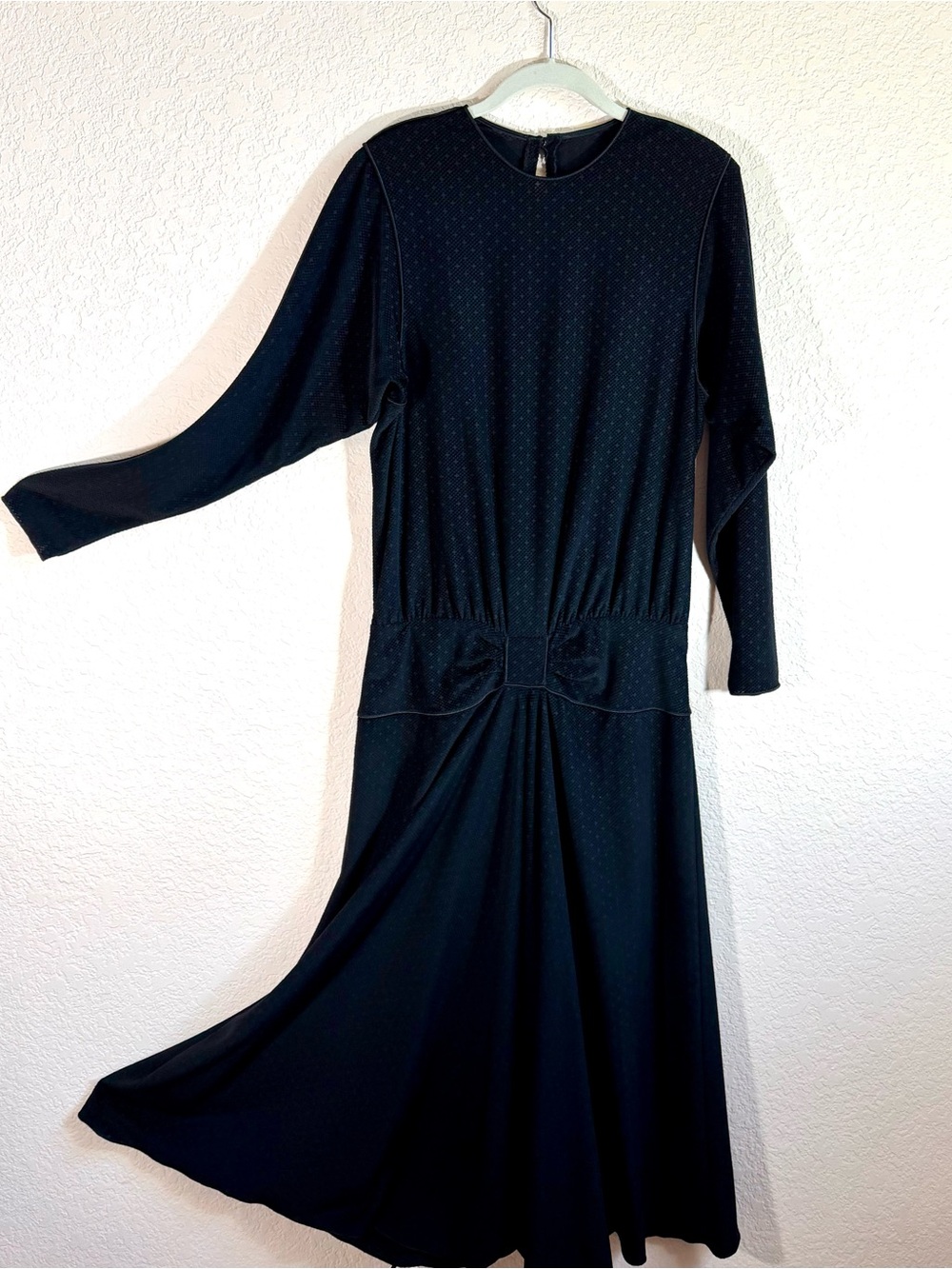 Classic Black Long-Sleeve Women's Dress with Waist Detail